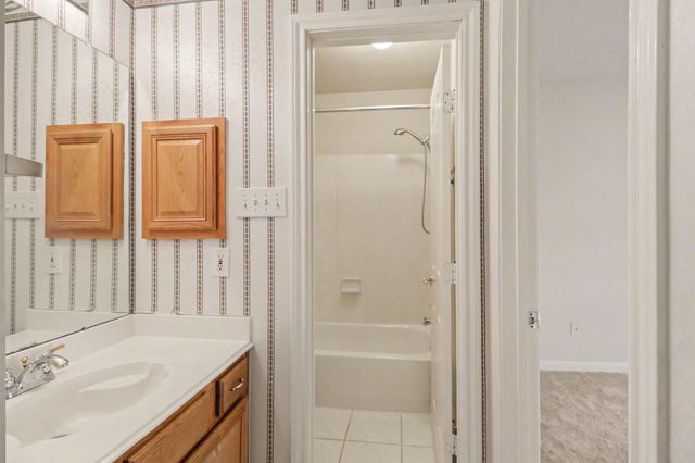 206 Clear Creek Mdws Drive, League City, TX 77573