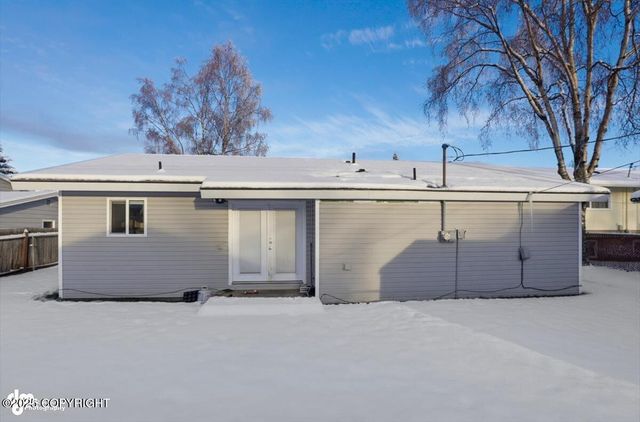 8024 E 3rd Avenue, Anchorage, AK 99504