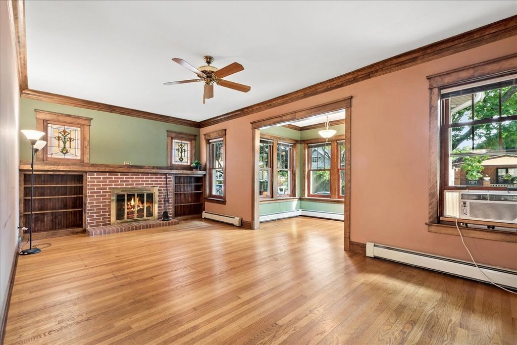 5812 N Fairfield Avenue, Chicago, IL 60659 — photo 2