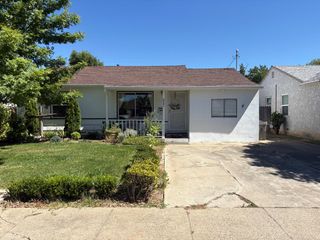 2561 24th Ave, Sacramento, CA 95820
