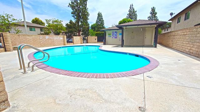 2026 Calle La Sombra 2, Simi Valley, CA 93063