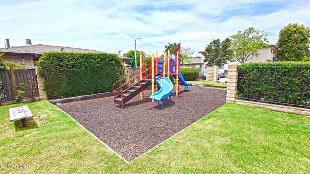 2026 Calle La Sombra 2, Simi Valley, CA 93063