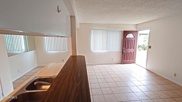 2026 Calle La Sombra 2, Simi Valley, CA 93063