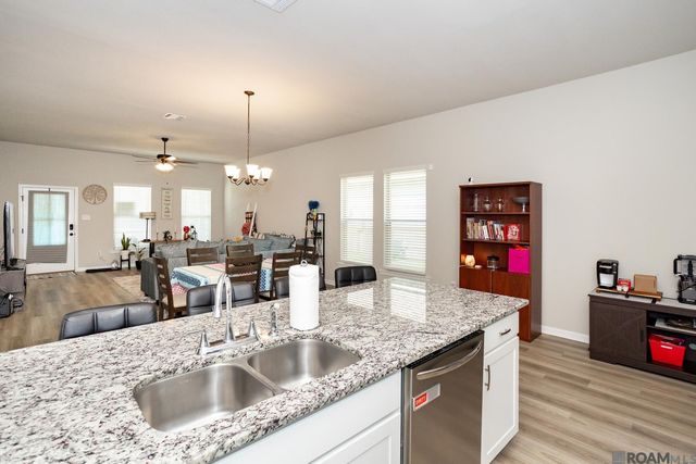 39500 Ridgeland Dr, Gonzales, LA 70737