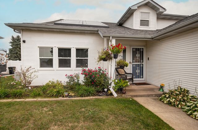 1702 Timberline Drive, Joliet, IL 60431