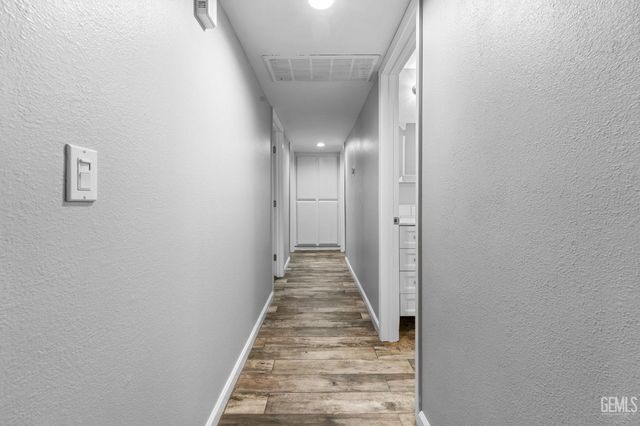 5016 Willow Tree Drive, Bakersfield, CA 93313