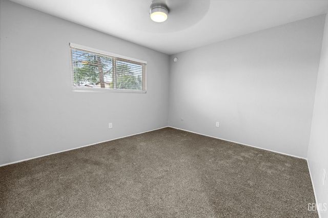 5016 Willow Tree Drive, Bakersfield, CA 93313