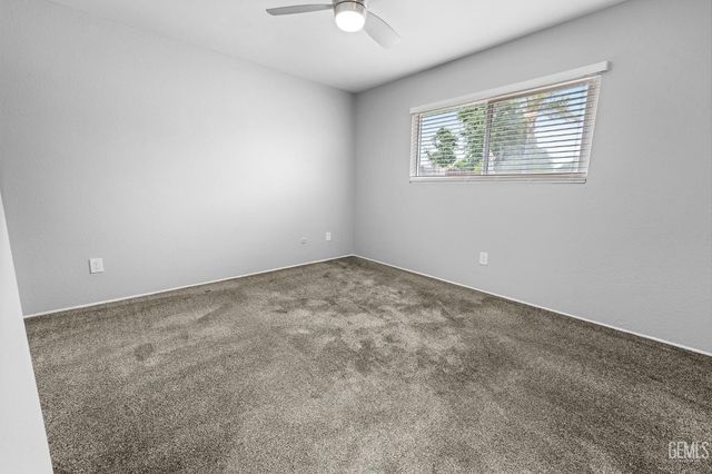 5016 Willow Tree Drive, Bakersfield, CA 93313