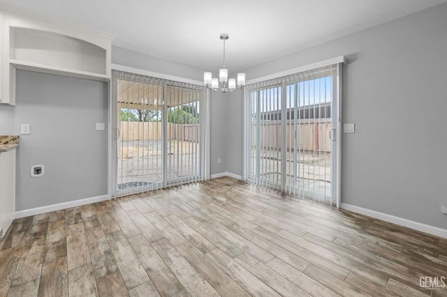 5016 Willow Tree Drive, Bakersfield, CA 93313