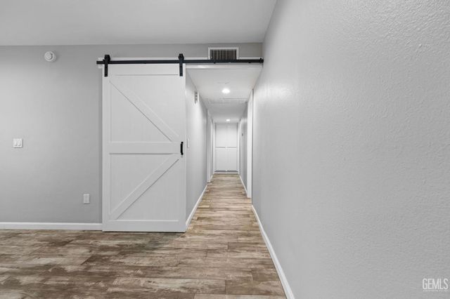 5016 Willow Tree Drive, Bakersfield, CA 93313