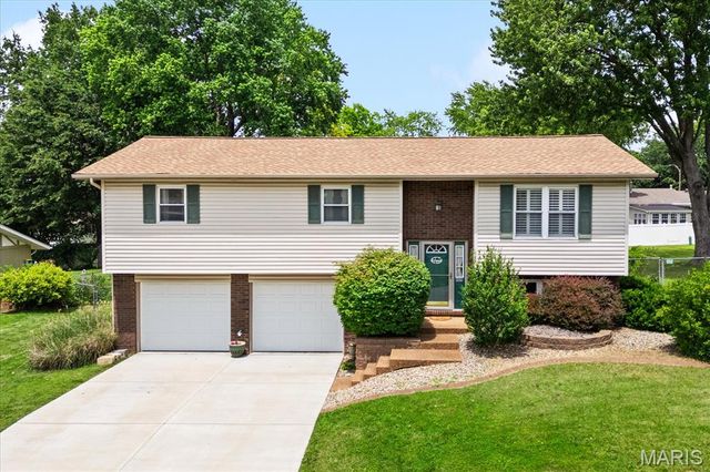409 Chapel Drive, Collinsville, IL 62234