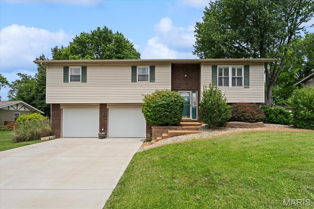 409 Chapel Drive, Collinsville, IL 62234