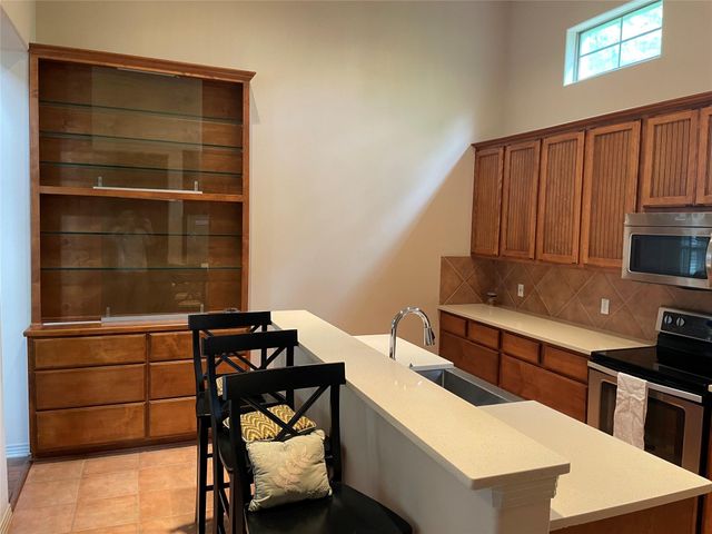 8917 Old Lampasas TRL 12, Austin, TX 78750
