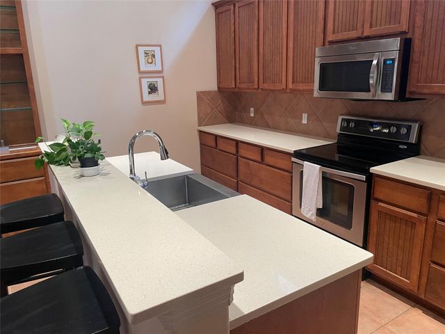 8917 Old Lampasas TRL 12, Austin, TX 78750