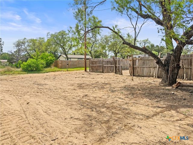 296 Seneca Drive, Burnet, TX 78611