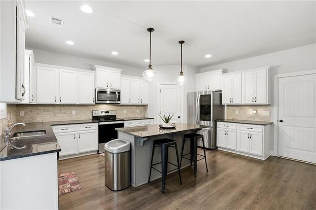 1801 Sycamore Drive, Loganville, GA 30052