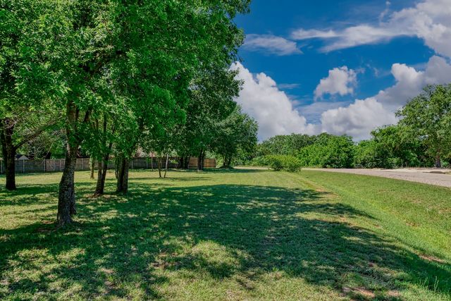 1701 Flagstone Court, Granbury, TX 76049