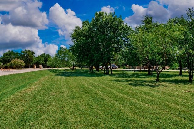 1701 Flagstone Court, Granbury, TX 76049