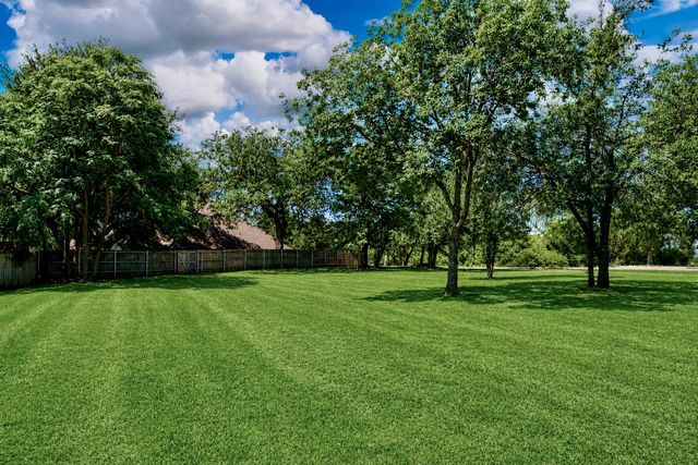 1701 Flagstone Court, Granbury, TX 76049