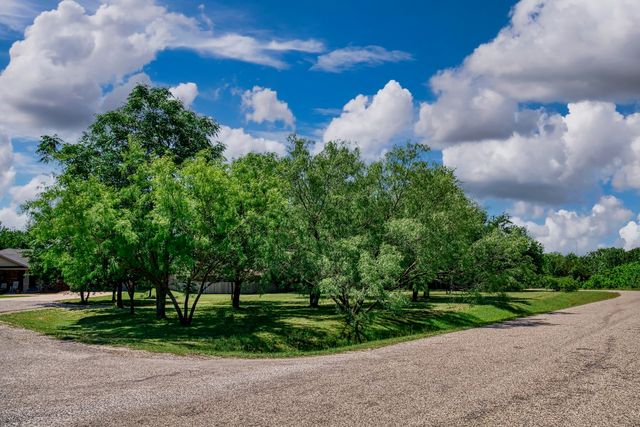 1701 Flagstone Court, Granbury, TX 76049
