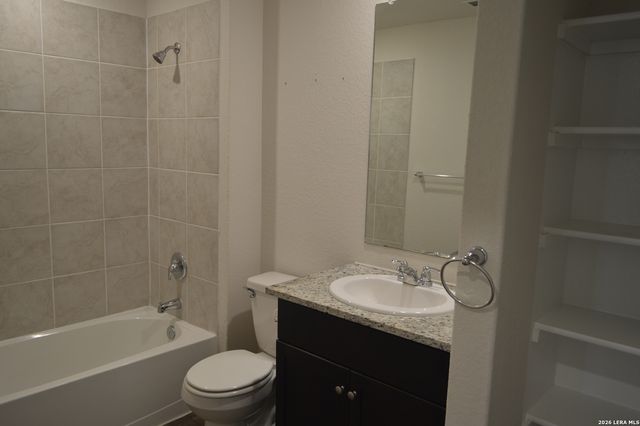 4340 Lake Ritter, St Hedwig, TX 78152