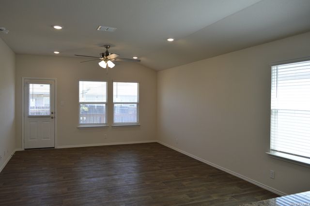 4340 Lake Ritter, St Hedwig, TX 78152