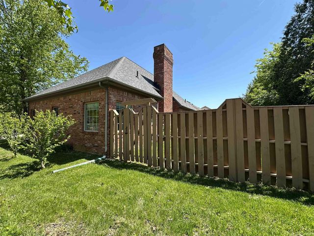 3802 E Regents Circle, Bloomington, IN 47401