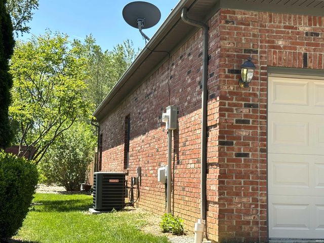 3802 E Regents Circle, Bloomington, IN 47401