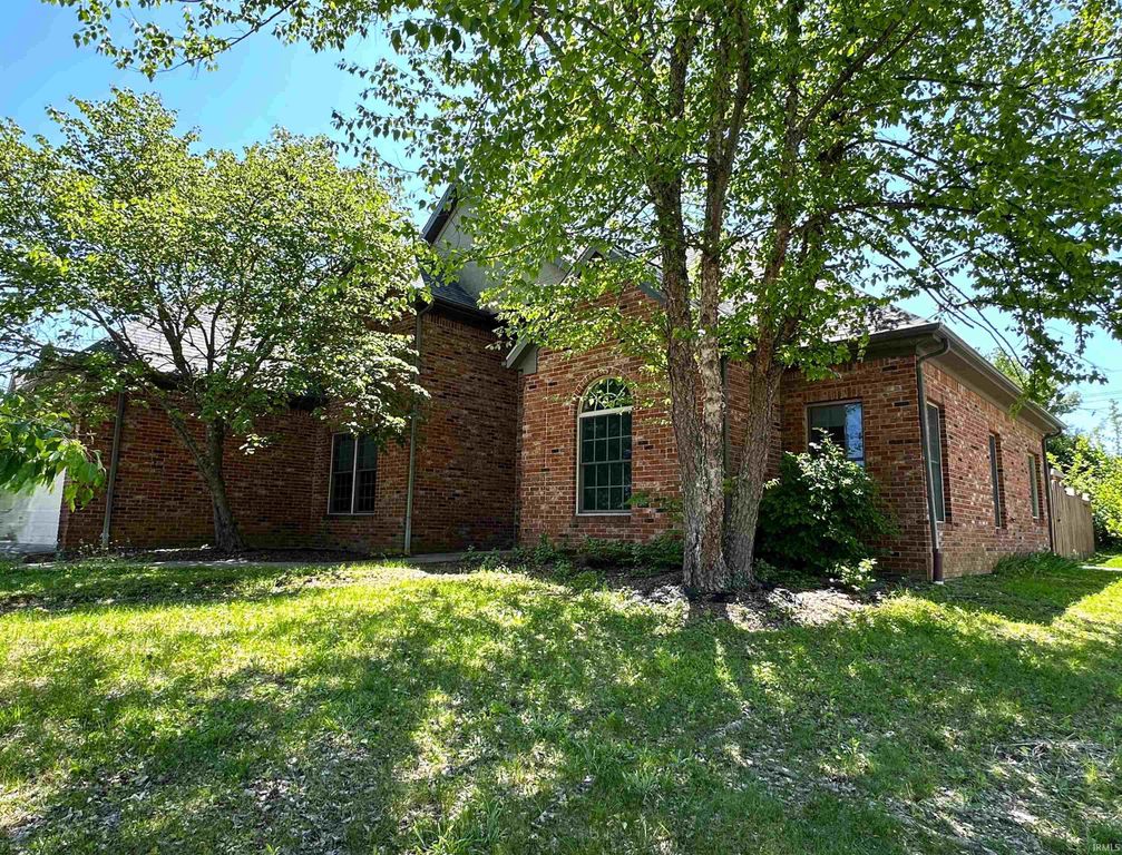 3802 E Regents Circle, Bloomington, IN 47401