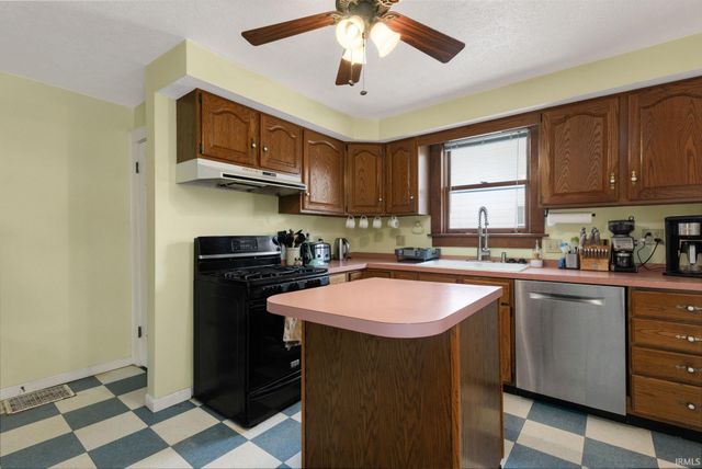 822 E Irvington Avenue, South Bend, IN 46614