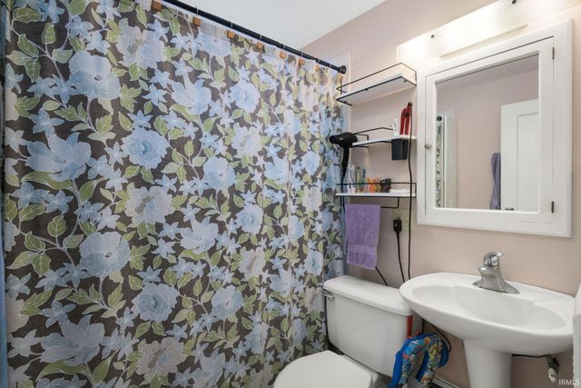 822 E Irvington Avenue, South Bend, IN 46614