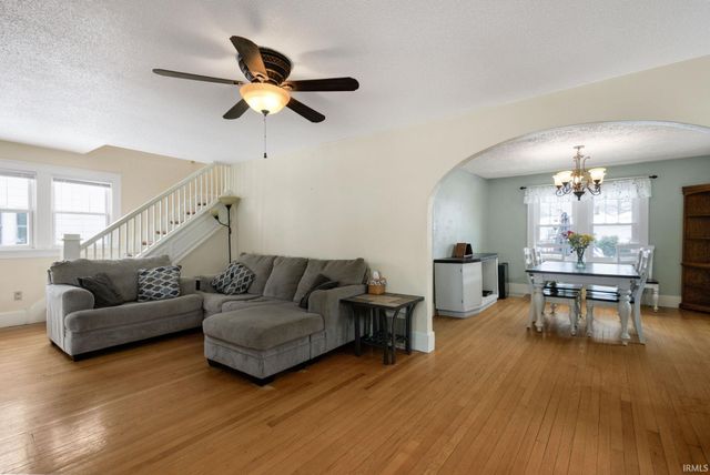 822 E Irvington Avenue, South Bend, IN 46614