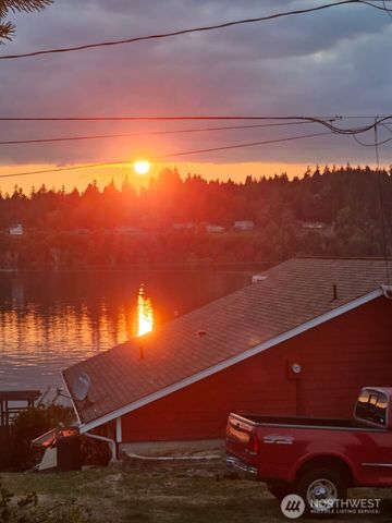 10216 Steamboat Island Road NW, Olympia, WA 98502