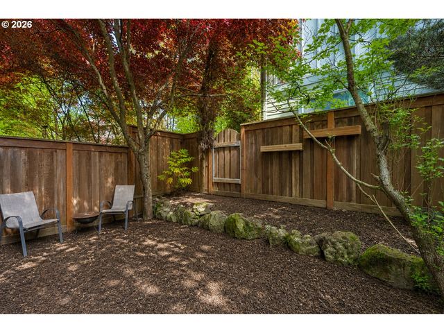 20819 Sw SKIVER St, Beaverton, OR 97078