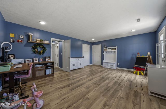 1054 Saint John Church Rd, Elizabethtown, KY 42701