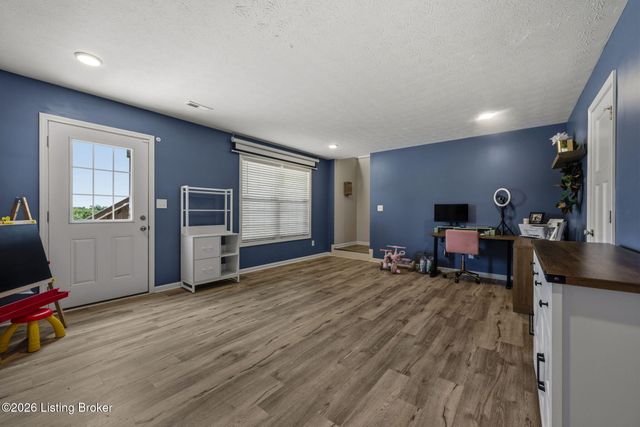 1054 Saint John Church Rd, Elizabethtown, KY 42701