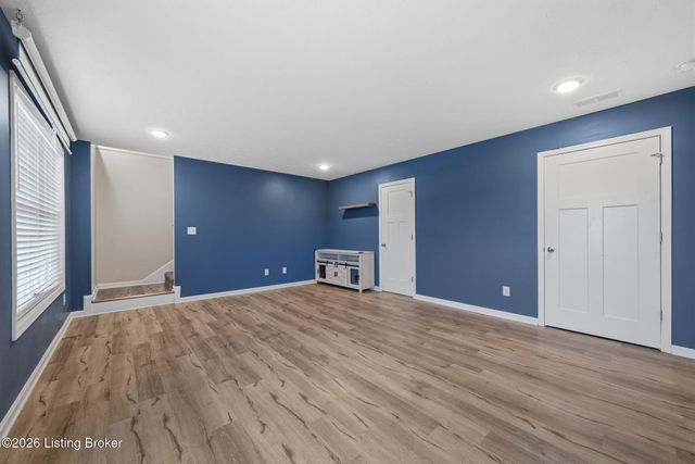 1054 Saint John Church Rd, Elizabethtown, KY 42701
