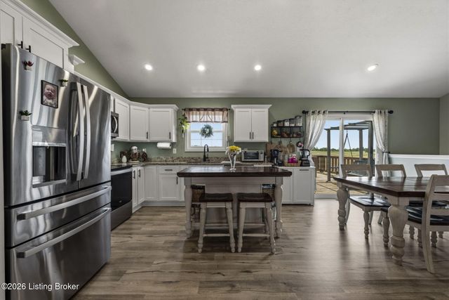 1054 Saint John Church Rd, Elizabethtown, KY 42701