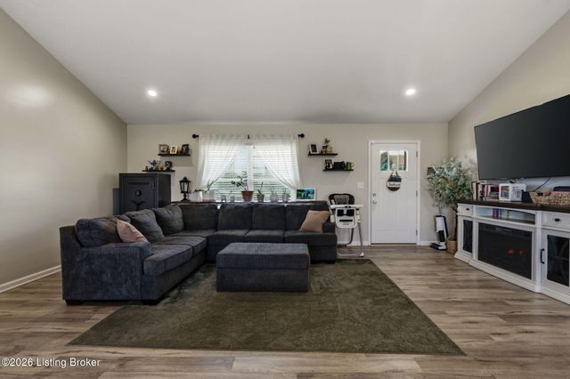1054 Saint John Church Rd, Elizabethtown, KY 42701