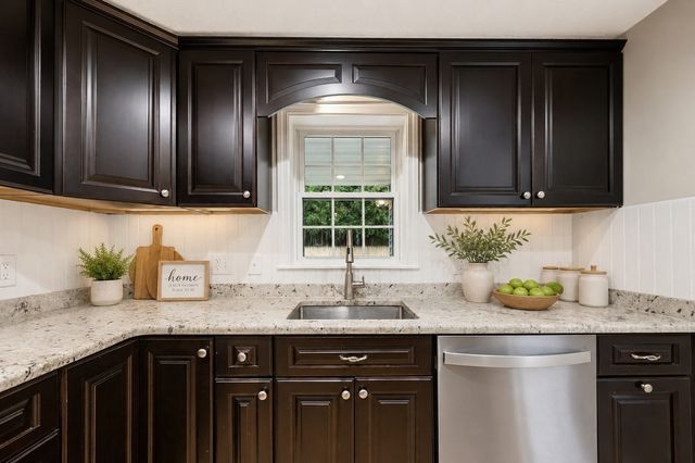 26 Millbury Ave, Millbury, MA 01527