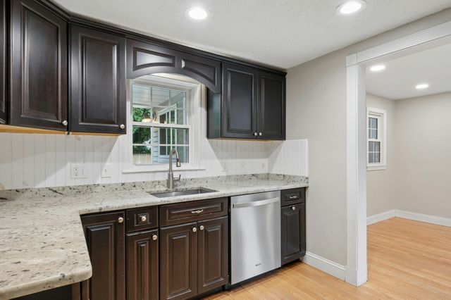 26 Millbury Ave, Millbury, MA 01527