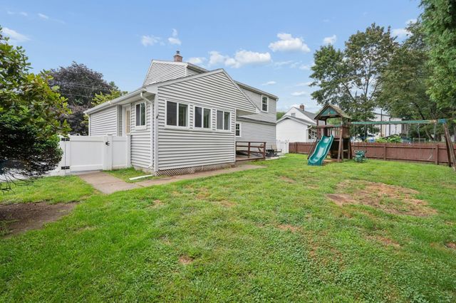 26 Millbury Ave, Millbury, MA 01527