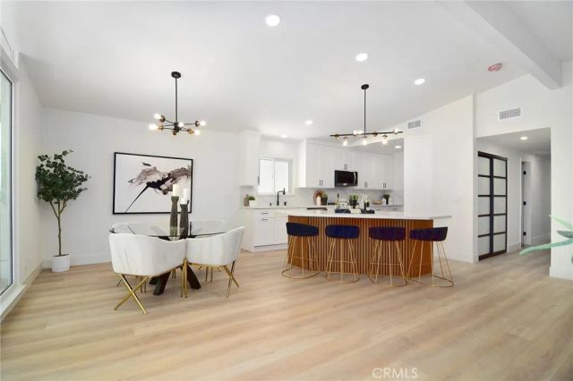 22284 Avenue San Luis, Woodland Hills, CA 91364