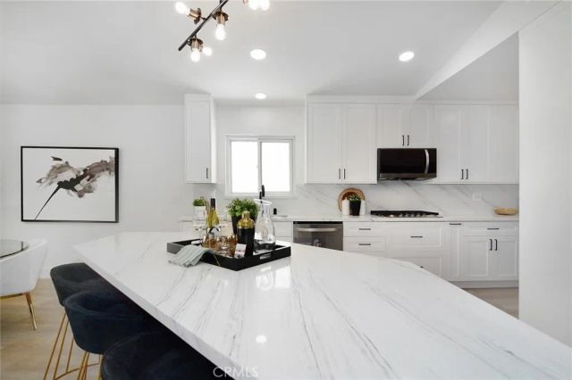 22284 Avenue San Luis, Woodland Hills, CA 91364