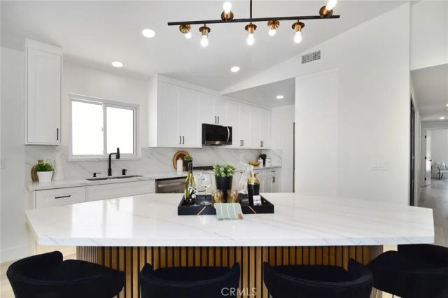 22284 Avenue San Luis, Woodland Hills, CA 91364