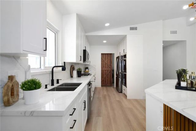 22284 Avenue San Luis, Woodland Hills, CA 91364