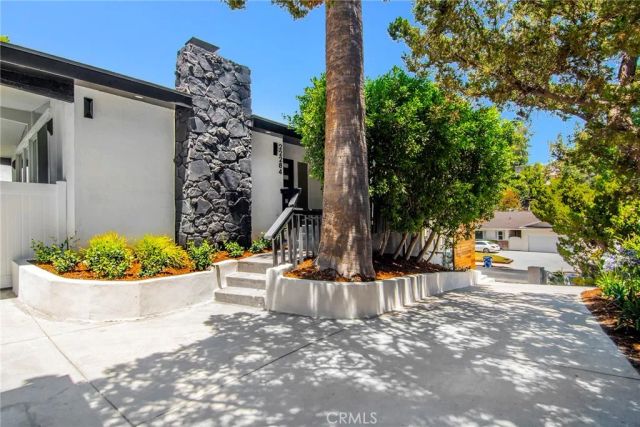 22284 Avenue San Luis, Woodland Hills, CA 91364