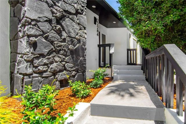 22284 Avenue San Luis, Woodland Hills, CA 91364
