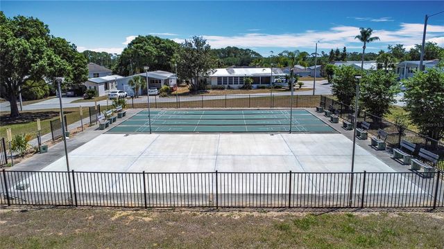 50989 HIGHWAY 27 174, Davenport, FL 33897