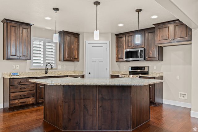 378 N THURSTON LN, Layton, UT 84040